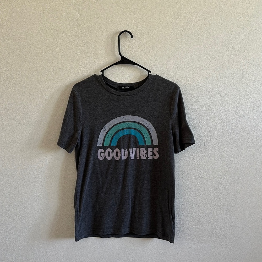 Vintage ‘Good Vibes’ Graphic-Tee